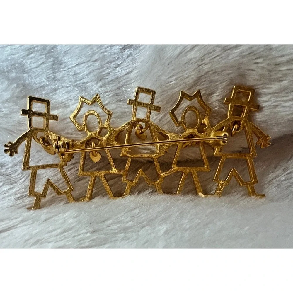 Pilgrim Brooch Gold Figural Thanksgiving Pin Dangle Heart‎ Charms 3